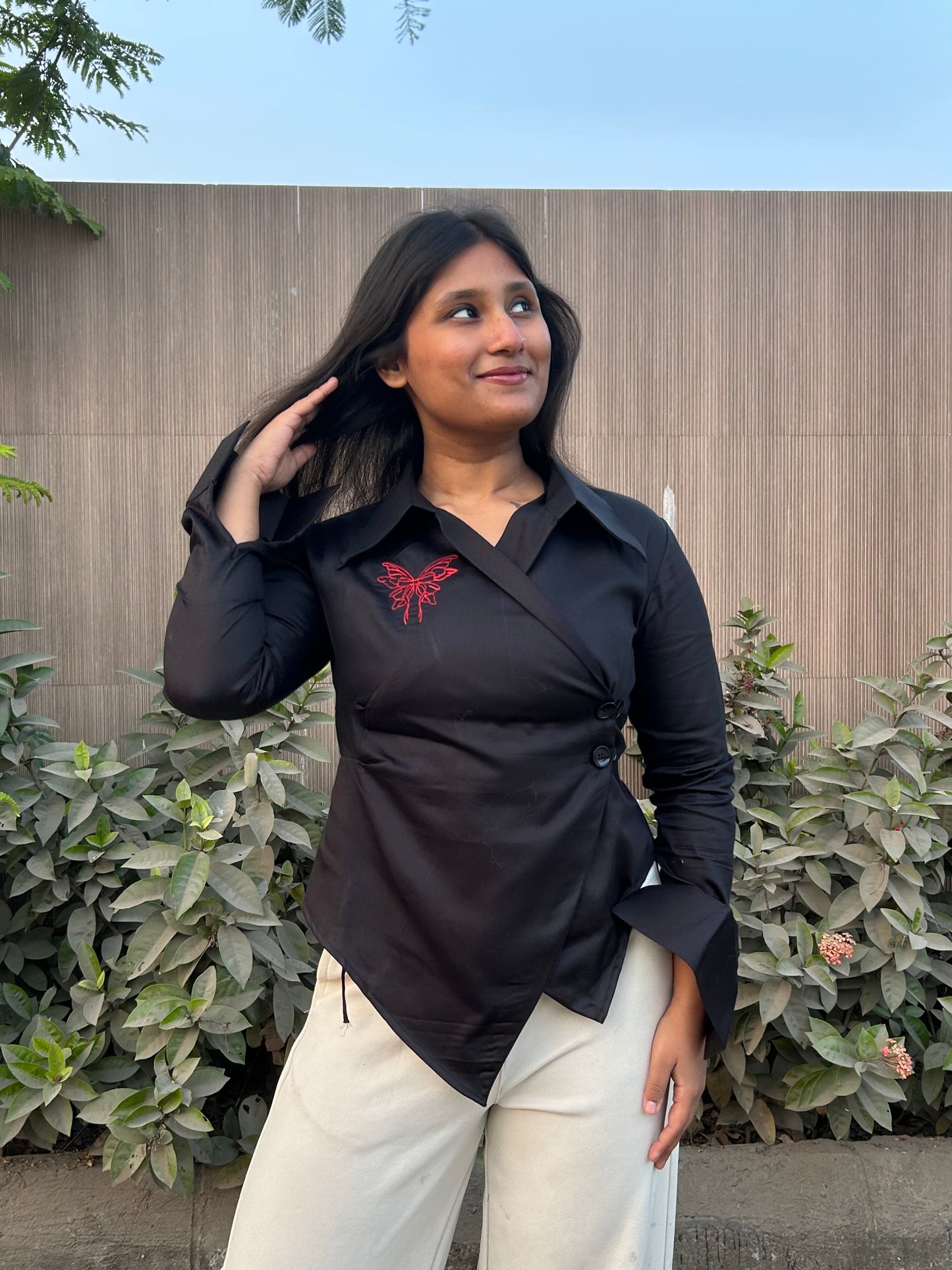 Hae-rin Blazer Shirt In Black